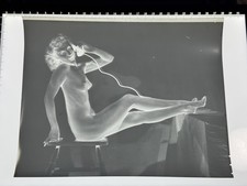 Modello glamour nudo anni 40