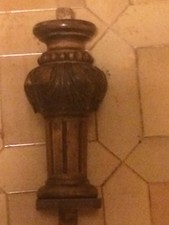 VECCHIO CAPITELLO IN LEGNO