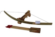 BALESTRA​ IN LEGNO E BAMBÙ GIOCO PER BAMBINI CON CUSTODIA E TRE FRECCIE CM. 50