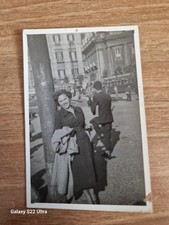 14610 a. Foto donna in luogo da identificare tramvai filobus mobili Fogliano 9x6