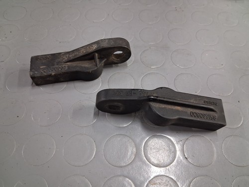 Coppia supporti radiatore