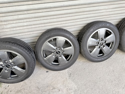 Cerchi lega e gomme - in, 16