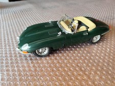 Burago Jaguar type E 1961 cabriolet scala 1/18