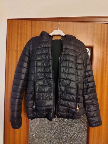 Piumino nero con cappuccio - ,
