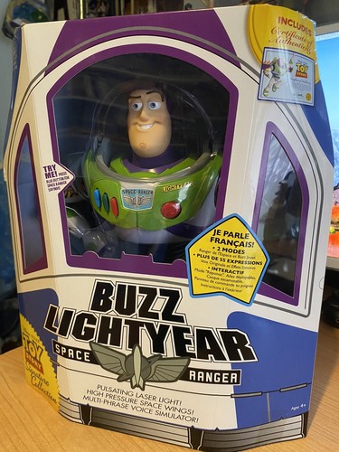 Buzz lightyear toy - lightyear, story