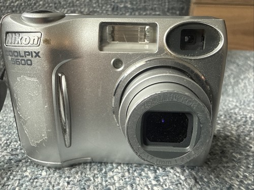 Nikon coolpix 5600 - coolpix, 5,1