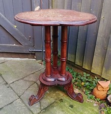 Tavolino da caffè tricorno in