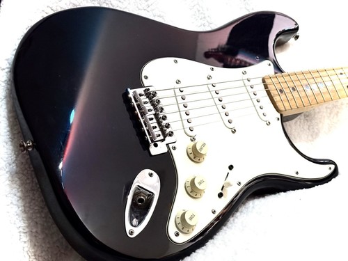 Fender standard stratocaster - fender,
