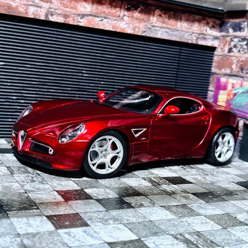 Diecast alfa romeo 8c - 1/18,