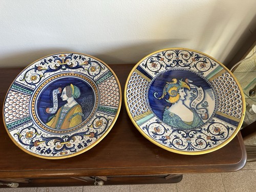 Piatti maiolica stile - in,