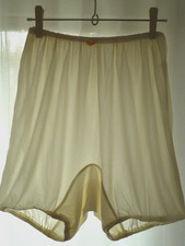 Mutandine mutandine vintage anni 60 taglia 42-46 colore bianco invernale. Nostalgia