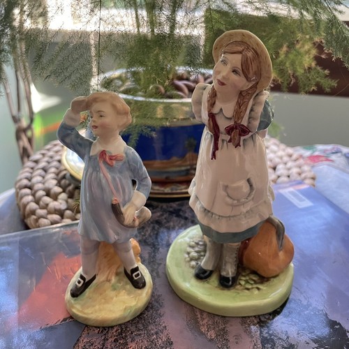 Vintage royal doulton figurine - royal,