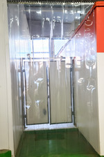 Tende a Strisce in PVC Trasparente 20 cm x 2 mm per Porte Industriali + Binario