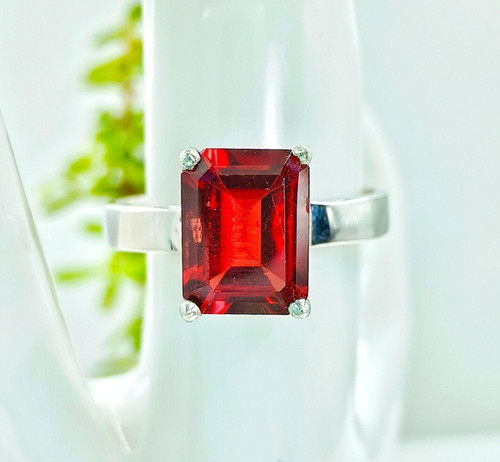 Anello granato rosso - in,