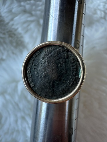 Anello antico bronzo moneta