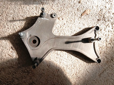 SUPPORTO RUOTA POSTERIORE