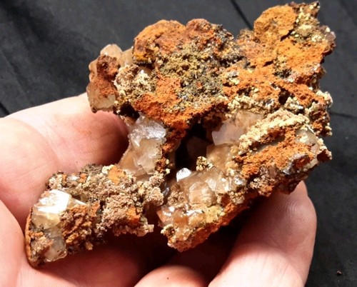 Calcite rossa con mimetite - calcite,