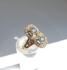 Elegante ed espressivo anello