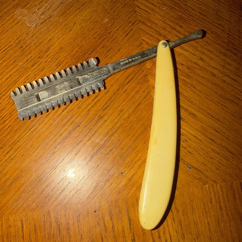 Antico rasoio regolabarba