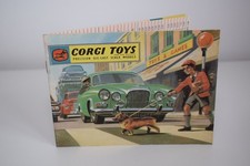 B93 CATALOGO FOLDER VOLANTINO