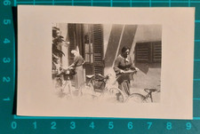 FOTO DONNE E BICI - VIAREGGIO