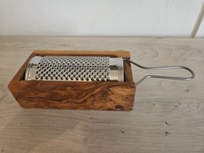 Grattugia formaggi In Legno Di Ulivo Fatto Mano