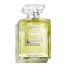 CHANEL N°19 Eau De Parfum