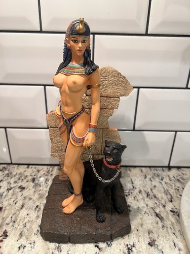 Dea egizia nuda bastet - bastet, posa
