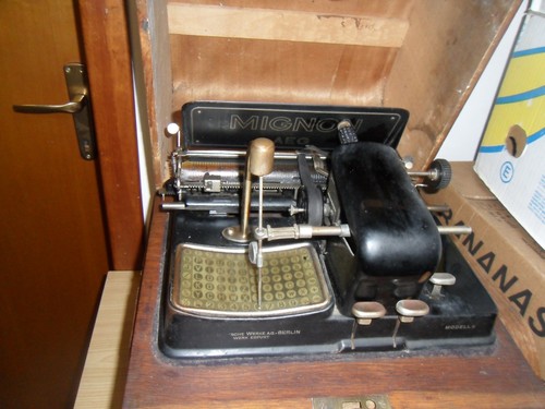 Macchina scrivere mignon - ,