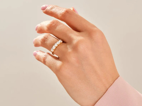 Anello solitario con - , diamanti