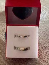 ANELLI IN COPPIA IN ARGENTATI PER LUI E LEI CON DECORO CUORE CONDIZIONI PERFETTE