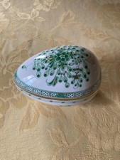 HEREND Raro Uovo porcellana-Scatola con coperchiò Verde e oro. Anni 70