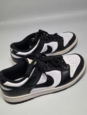 Nike Dunk Low in bianco e nero