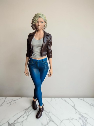 Action figure grace resident - action,