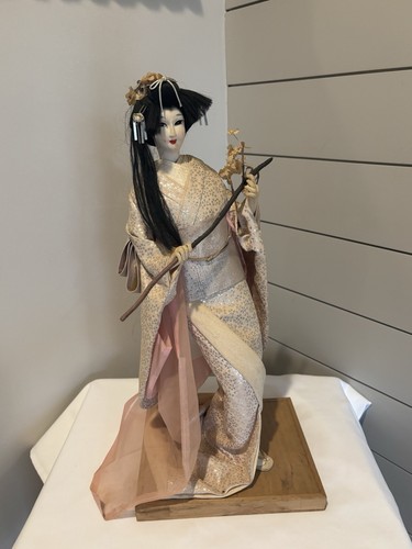 Bambola geisha giapponese