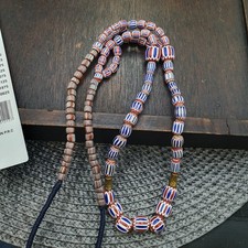 Collana di perle in vetro