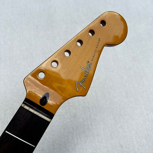 fender stratocaster rosewood neck