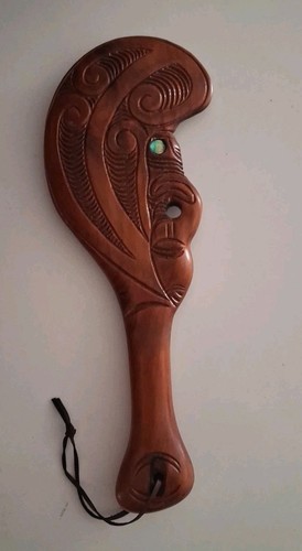 Wahaika patu club ornamento - patu,