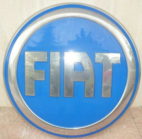Grande insegna fiat - insegna, in