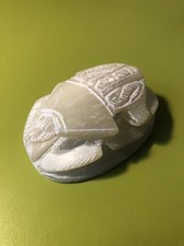 Scarabeo egiziano scolpito a
