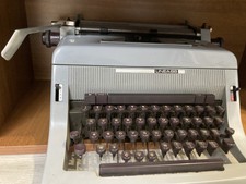 macchina da scrivere d'epoca