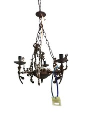 Lampadario antico in bronzo con dettagli decorativi