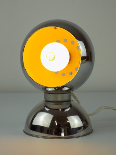 Ball lamp with magnetic - , steel