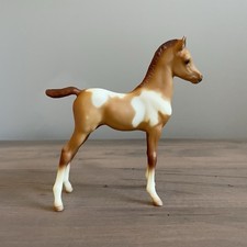 Breyer Horse #490196 Spotted Legacy Gift Set Pinto Proud Arabian Foal Sears Dark