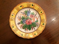 Piatto in ceramica decorato a