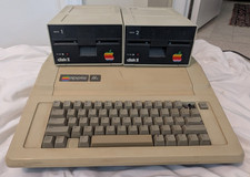 Vintage Apple IIe (2e)- Dual