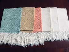 Asciugamano  di lino   tessuto al telaio, misura  130x70  cm, con frangia  