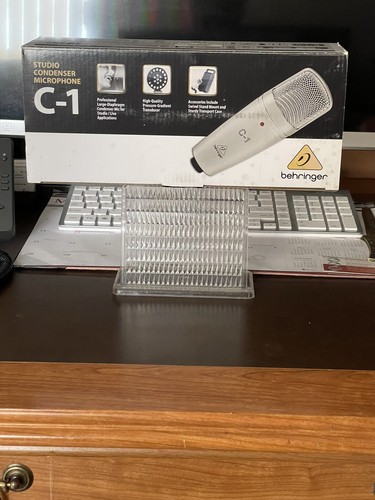 Behringer microphono via - behringer,