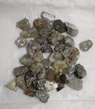 Diamanti grezzi non tagliati