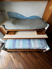 Letto singolo + letto estraibile, scrivania e materassi inclusi